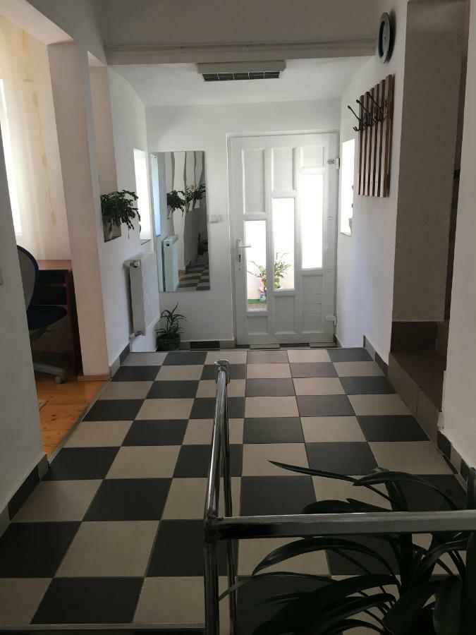 Appartement Brick Airport à Cristian  Extérieur photo
